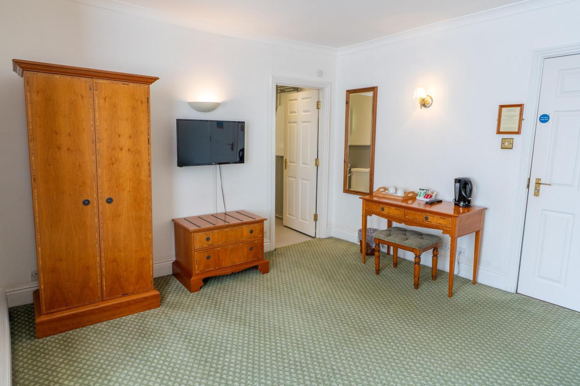 Hotel Tyacks 3*